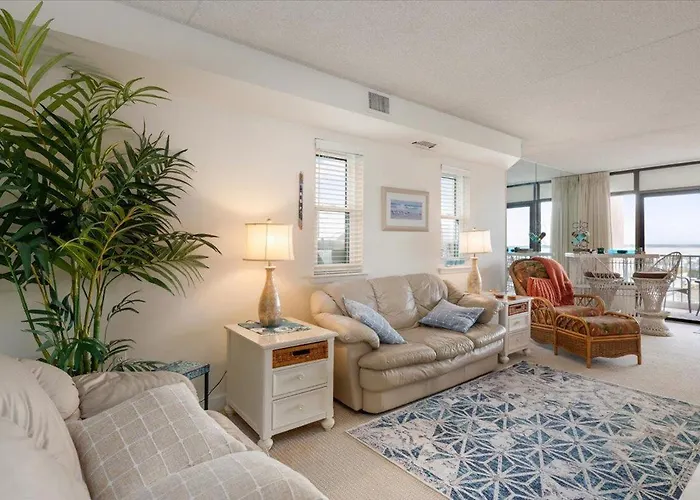3 Bedroom, 2 Bath Bayview Unit In The Capri!