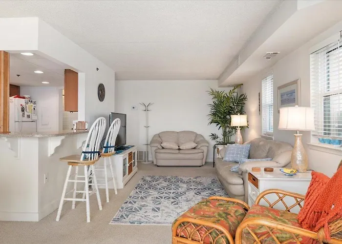 3 Bedroom, 2 Bath Bayview Unit In The Capri! * Ocean Stadt