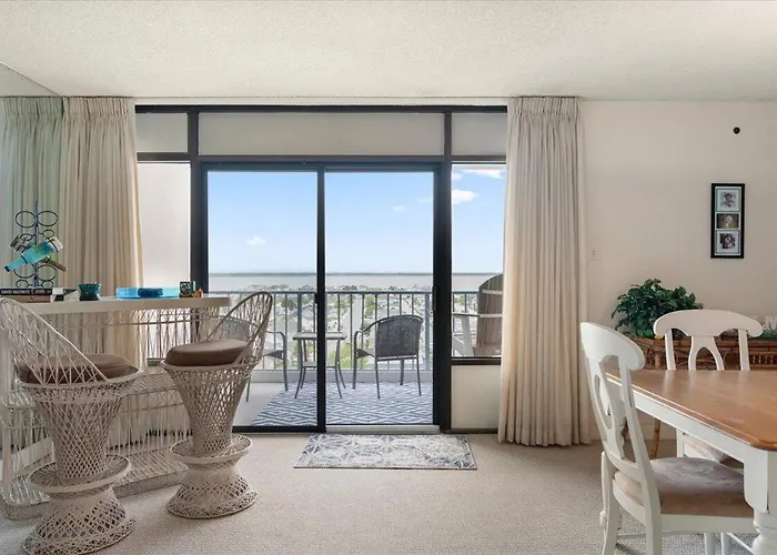 3 Bedroom, 2 Bath Bayview Unit In The Capri! Ferienhaus Ocean Stadt