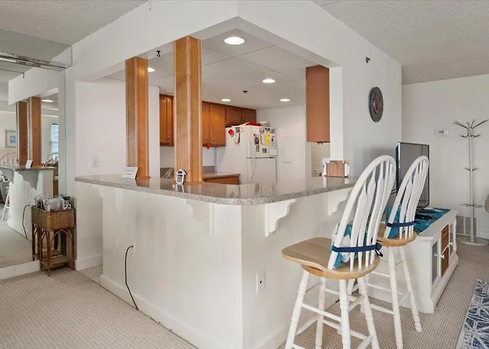 3 Bedroom, 2 Bath Bayview Unit In The Capri! Ferienhaus *