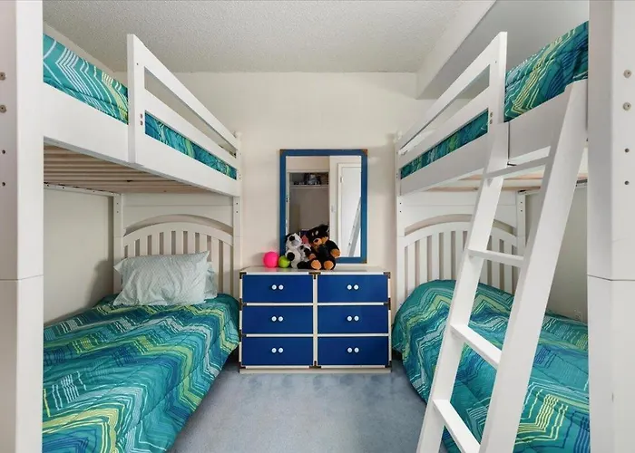 3 Bedroom, 2 Bath Bayview Unit In The Capri! * Ocean Stadt