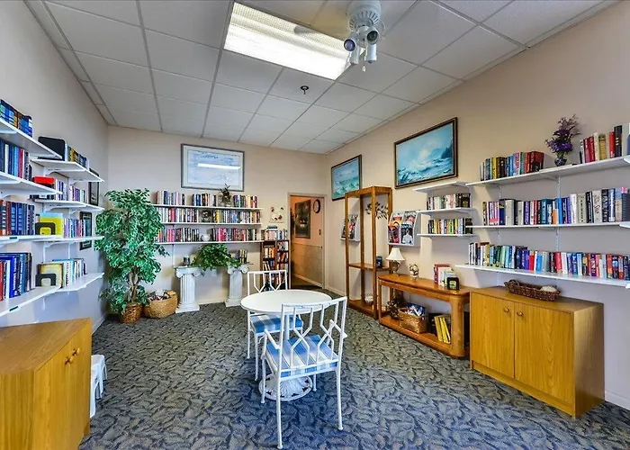 3 Bedroom, 2 Bath Bayview Unit In The Capri! Ocean Stadt
