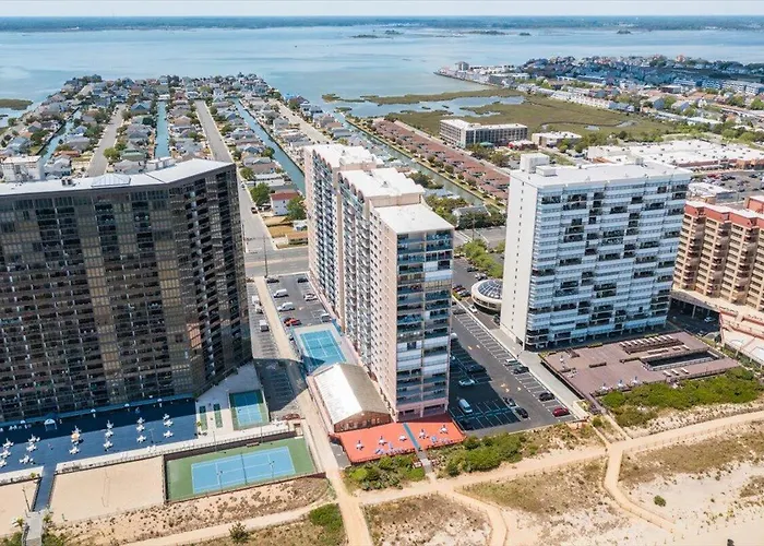 3 Bedroom, 2 Bath Bayview Unit In The Capri! Ocean Stadt