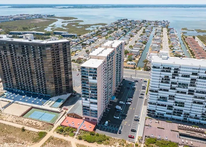 3 Bedroom, 2 Bath Bayview Unit In The Capri!